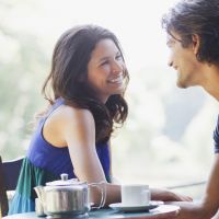 كيف تعرفين أنه جاد في أمر الزواج؟ (27 علامة)