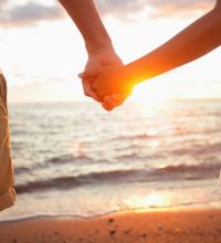 للبنات.. أين تجدين شريك حياتِك المحتمل؟