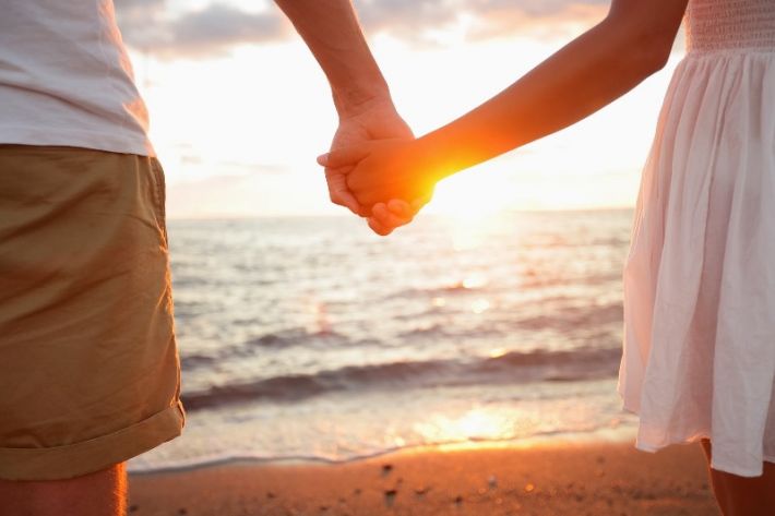 للبنات.. أين تجدين شريك حياتِك المحتمل؟