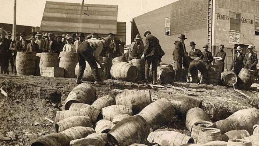 قصة تحريم الخمور في أمريكا.. 13 عاماً من الحظر وآلاف الوفيات