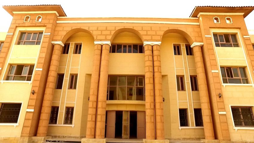 وزير الإسكان: تجهيز وبناء 12 مدرسة ضمن مدارس النيل بالمدن الجديدة