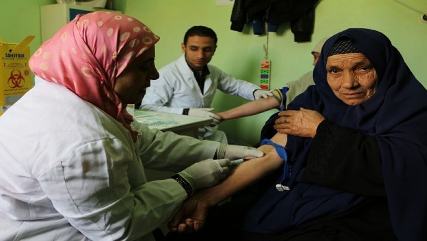بالصور| حملة توعية ضد فيروس سي بـ«منشأة دهشور» بالجيزة