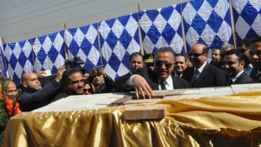 محافظ الجيزة ومحلب يتفقدان مشروع تطوير هضبة الأهرام