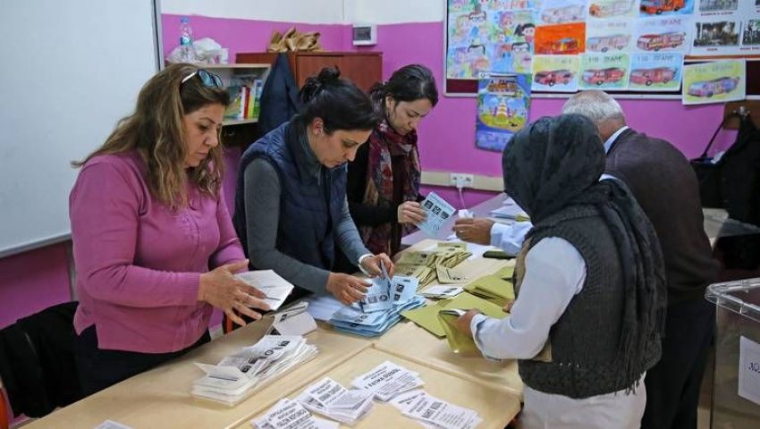 تركيا.. «العدالة والتنمية» يطلب إعادة فرز كامل الأصوات في إسطنبول