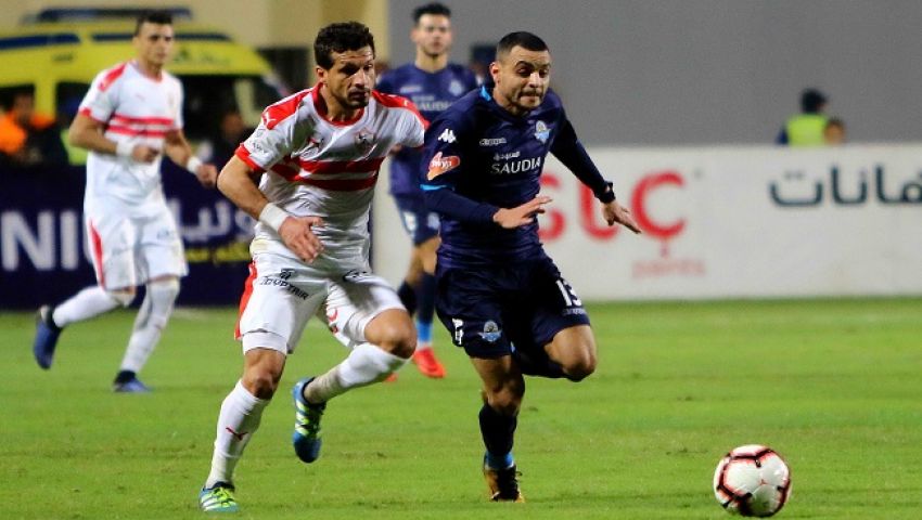 «بعزيمة بقتال الكأس للأبطال».. جماهير الزمالك يؤازرون فريقهم قبل مواجهة بيراميدز