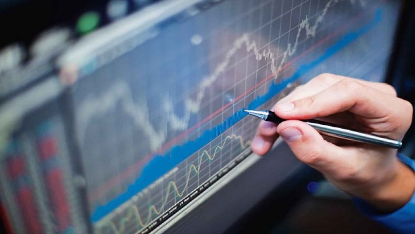 هل يتجه الاقتصاد العالمي إلى حالة «الركود المتزامن»؟