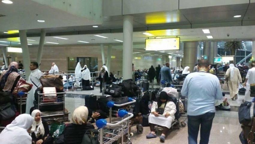 بالصور| استمرار تكدس المعتمرين بمطار القاهرة لليوم الرابع