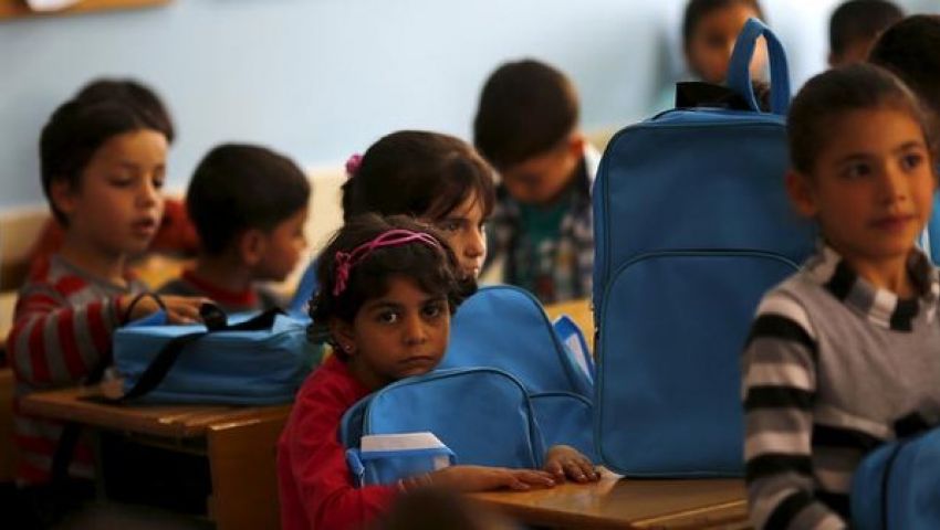 رغم المعارك .. أطفال سوريون يصرون على التعلم 