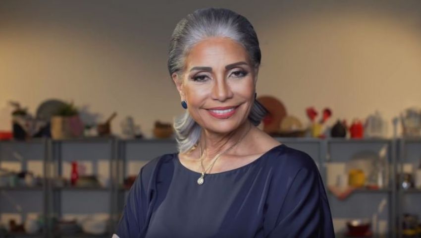 فيديو وصور| متابع يتمنى الموت لسوسن بدر .. كيف علقت النجمات؟