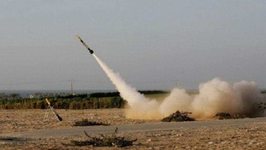 الاحتلال: سقوط صاروخ بمنطقة مفتوحة بغلاف غزة