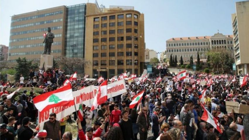 عشية عيد العمال.. احتجاجات وإضرابات في لبنان