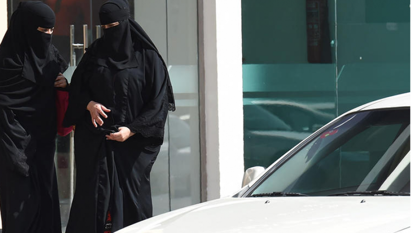 أحلام تسخر.. هكذا علقت الفنانات العرب على قرار السماح للمرأة السعودية بقيادة السيارة