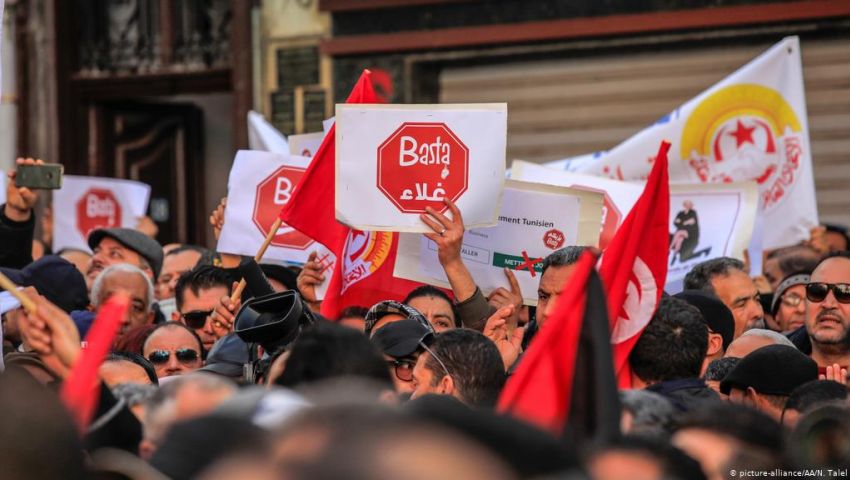 ذكرى إحياء ثورة الياسمين.. احتجاجات رمزية وغياب رسمي للسلطات التونسية