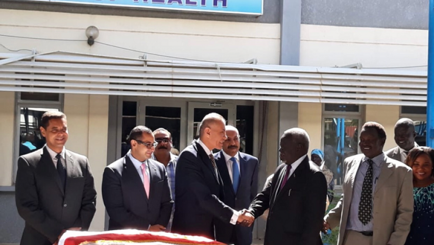 بالصور| مصر تهدي جنوب السودان شحنة مساعدات دوائية