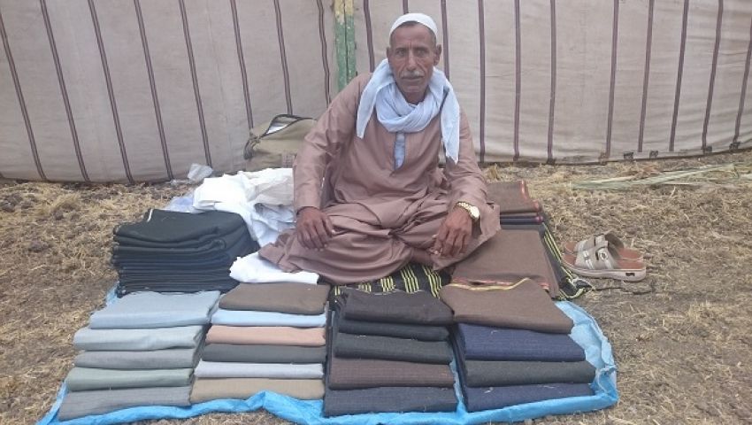 عم رجب في مولد السيد البدوي.. القماش بيجيب ذهب