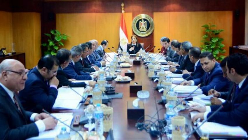 سحر نصر تبحث خطة تطوير المناطق الاستثمارية