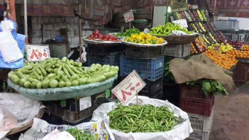 نار أسعار الخضروات والفاكهة تحرق جيوب المواطنين في قنا
