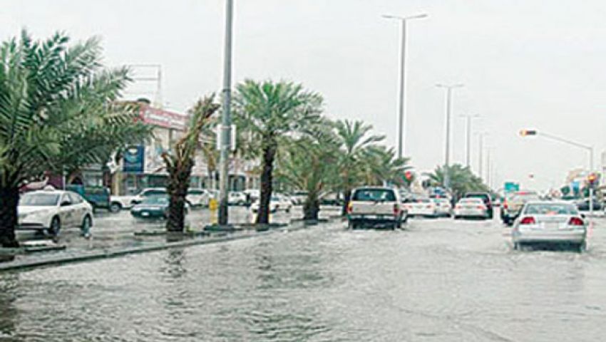 طقس غير مستقر يربك الخليج