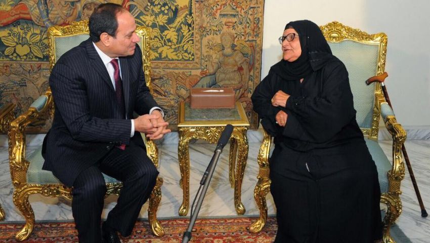 فيديو.. الحاجة سبيلة لـالسيسي: كل ما أحوش حاجة هجيلك في نفس الميعاد