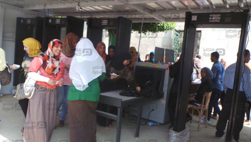 بالفيديو والصور.. جامعة القاهرة تحت سيطرة فالكون