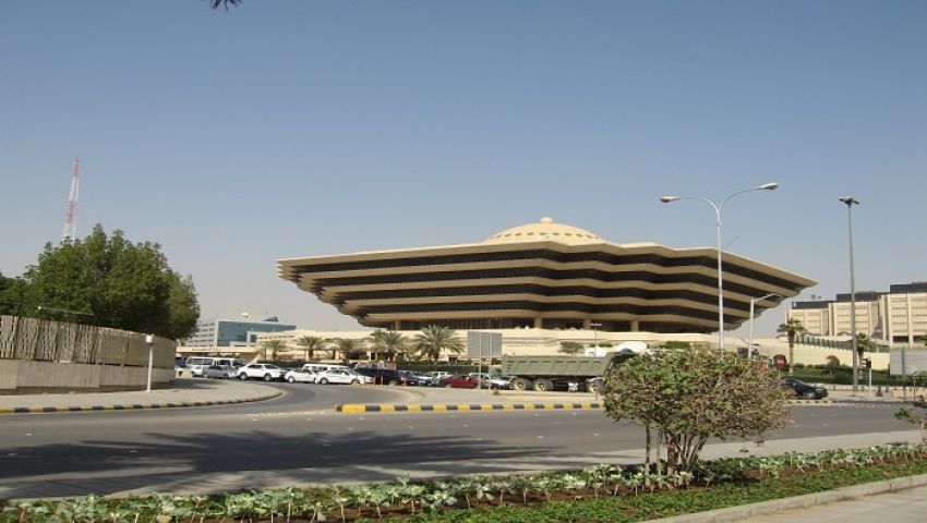السعودية تطالب مواطنيها بمصر بعدم حمل أكثر من 5 آلاف جنيه