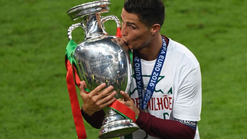 فلاش مصر العربية.. هاتريك رونالدو في تشكيل يورو 