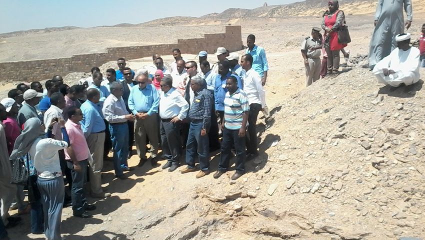 وزير الآثار يوافق على مشروع إنارة طريق الكاب بأسوان