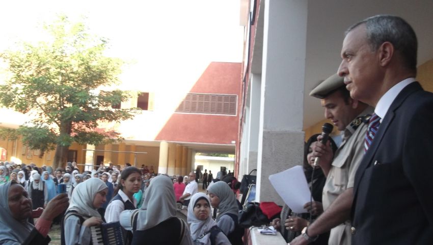 في أول يوم للدراسة.. محافظ قنا يحيل مدير مدرسة للتحقيق