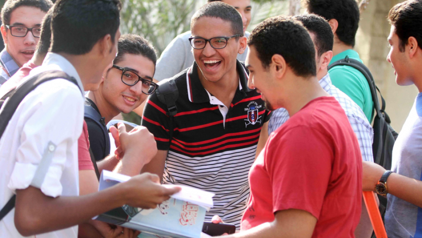 شاومينج يسرب امتحان الإنجليزي بالدبلومات الفنية