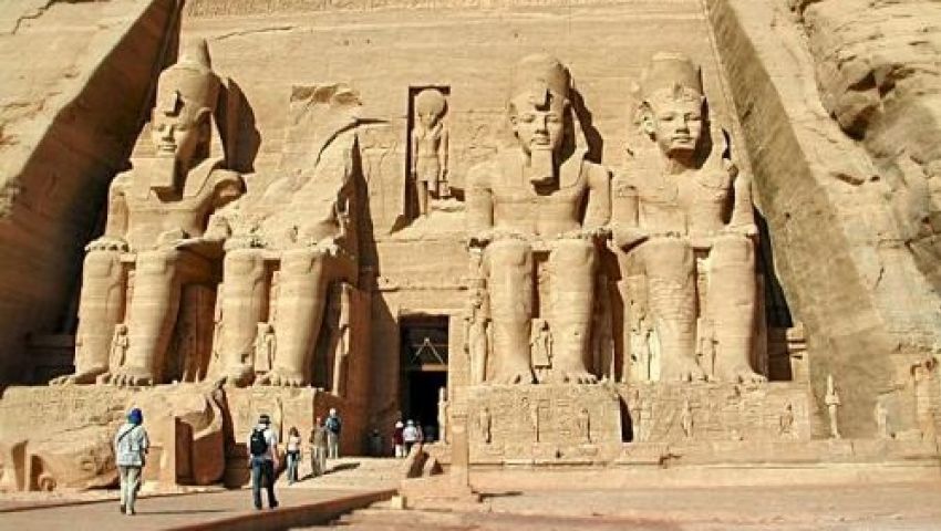 نيويورك تايمز: السياح يهربون من مصر إلى جنوب أوروبا
