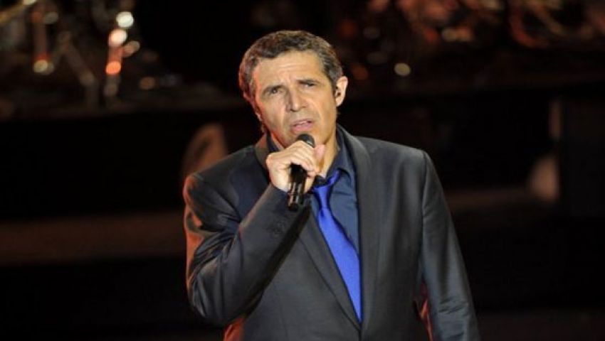  مغنٍّ فرنسي: الغناء بإسرائيل ليس عيبًا