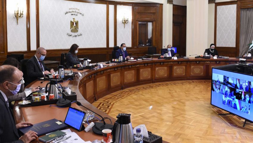 مدبولى يبحث خطوات التنمية المتكاملة في 1385 قرية