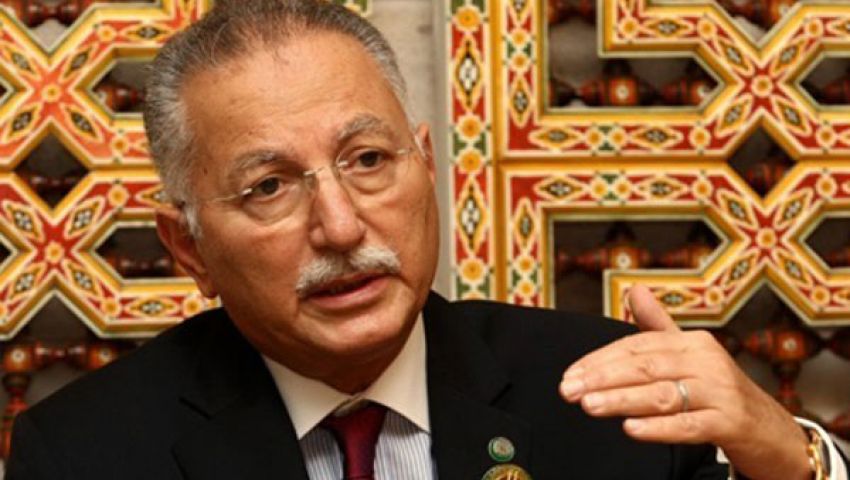 إحسان أوغلو يندد بـالتفجير الإرهابي في بيروت
