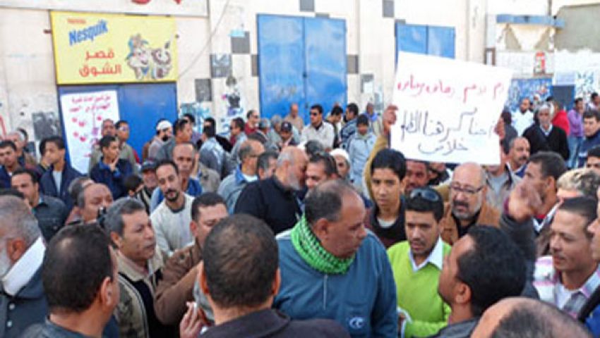 انضمام والدة شهيد الشرطة بالسويس للمتظاهرين