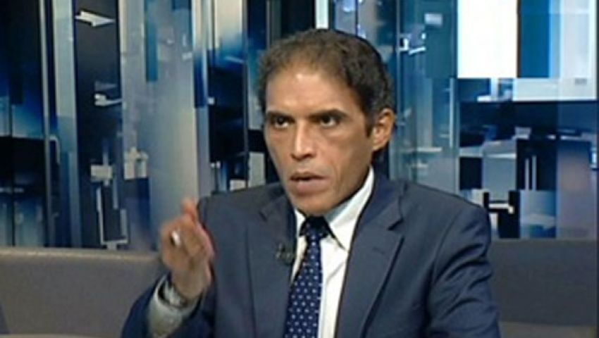 خالد داود: الاقتصاد والأمن من أولويات البرادعي