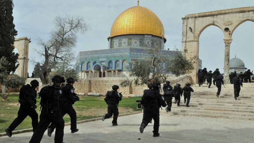 بالفيديو..خبراء فلسطينيون: اقتحامات الأقصى هدفها التقسيم
