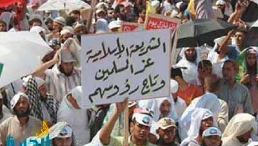 وزير النقل السابق يدعو المصريين للدفاع عن الشرعية