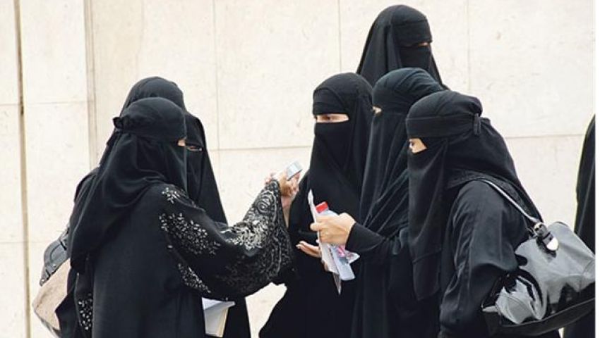 ندب السعوديات للعمل بالخارج.. تعرف على التفاصيل