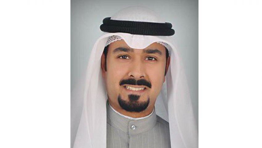 إعلام الكويت يوقف محرر أخبار عن العمل بسبب تغريدة