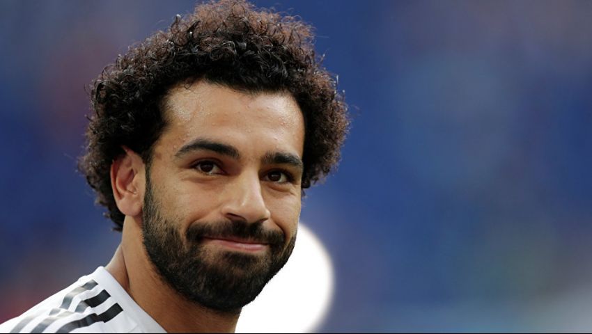 إعلامي سعودي يهدي محمد صلاح «10 نخلات» من تمر المدينة المنورة.. تعرف على السبب