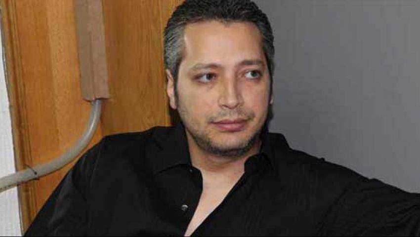 بلاغ يتهم تامر أمين بسب نقيب الطيارين المدنيين