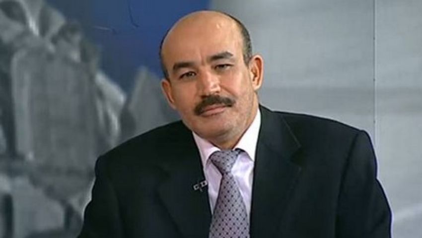 دبلوماسي جزائري: مشاركة محمود عباس في جنازة بيريز عار