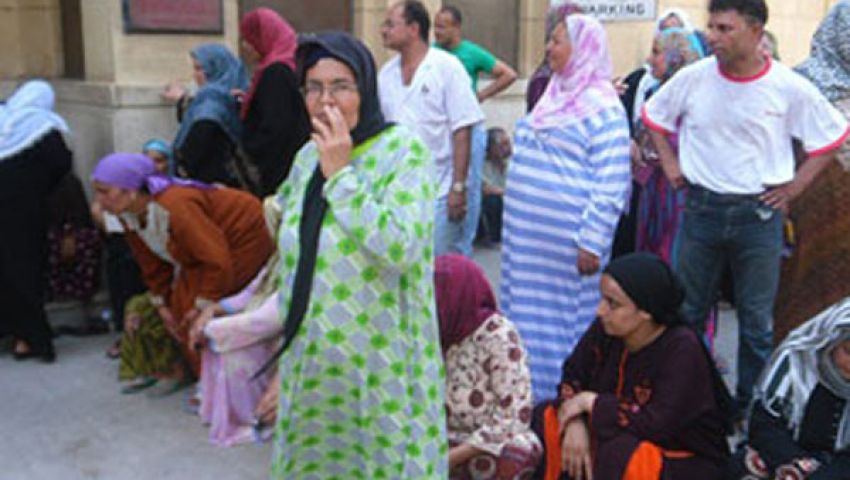 عمال مصنع سجاد المحلة يضربون عن العمل