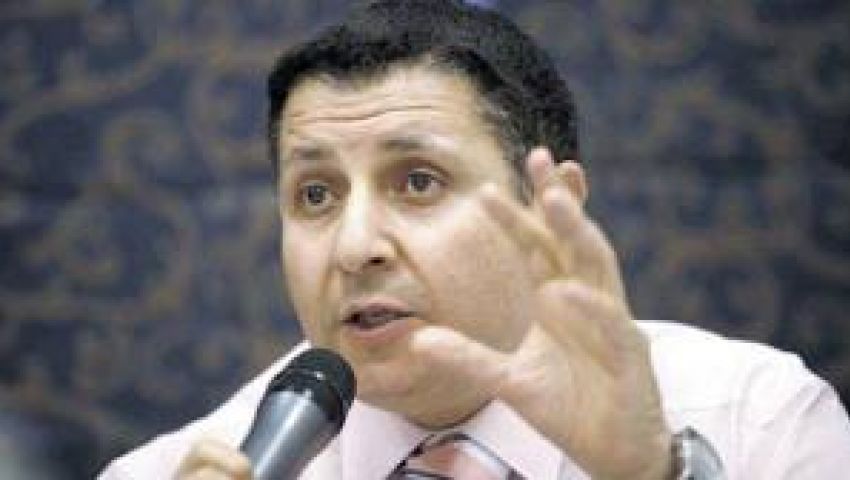 البرعي إلى الرئيس: لو أغلقت الفضائيات الفيس بوك موجود
