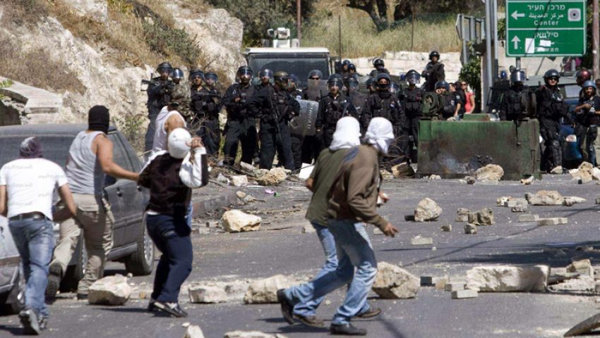 إسرائيل تمنع الفلسطينيين من ركوب الحافلات العامة