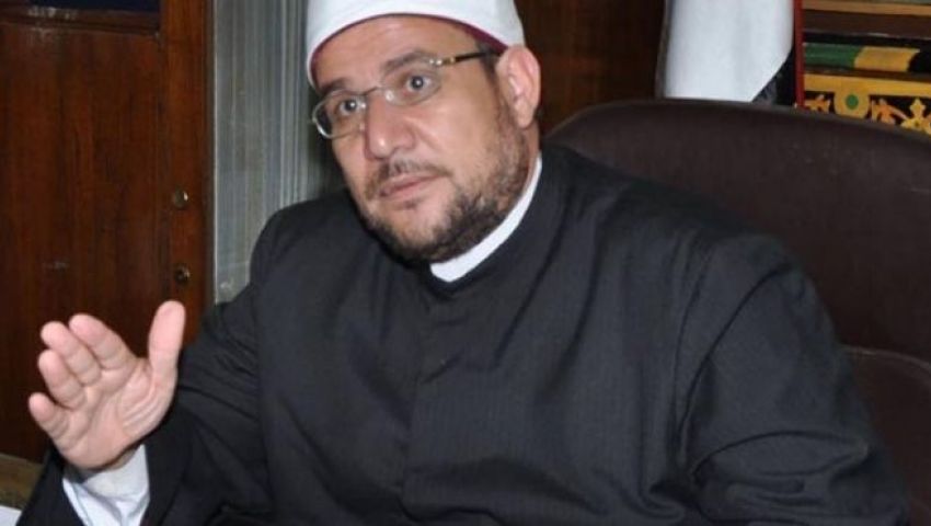 منع الصلاة بالميكروفون.. جدل حول قرار الوزير