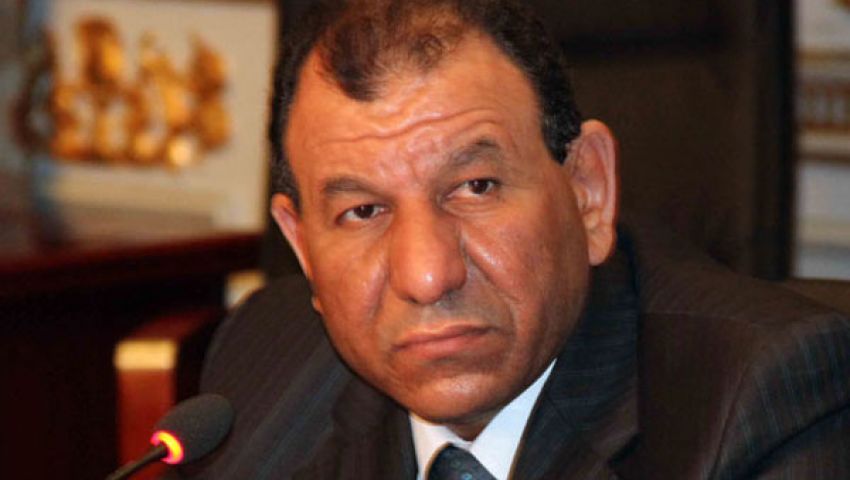 غنيم يصدر قرارًا باسترداد الكتب المدرسية لتدويرها