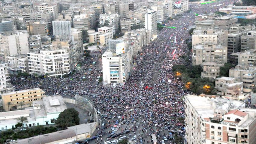 بالصور.. حملة إعلامية للجيش لإظهار كثافة معارضي مرسي