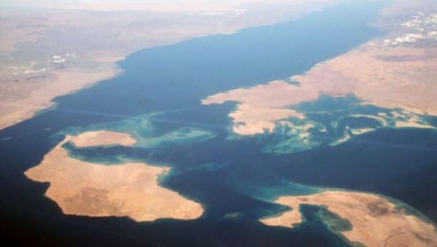 الأهرام: وعادت صنافير وتيران لأهلها