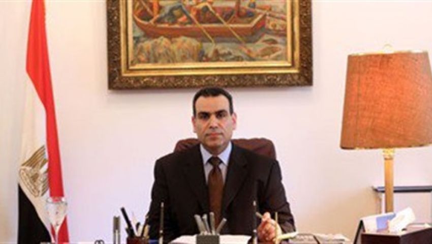 النبوى والنمنم يفتتحان معرض الكتاب بالهناجر